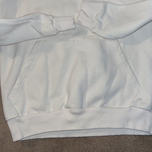 Puma sweatshirt-EUC!! Jr size large but fits more like medium-$15! - Picture 6 of 8